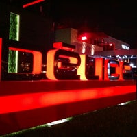 Das Foto wurde bei Délice Restaurant Nightclub von Vincent B. am 5/19/2012 aufgenommen