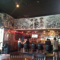 8/30/2012 tarihinde Nick L.ziyaretçi tarafından Burro Bar'de çekilen fotoğraf