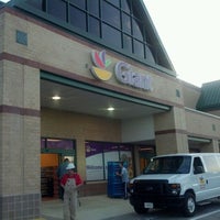 Photo taken at Giant Food by Martin M. on 3/29/2012