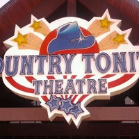 Foto tomada en Country Tonite Theatre  por Jerry U. el 3/18/2012