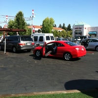 รูปภาพถ่ายที่ Country Club Car Wash โดย John L. เมื่อ 7/13/2012