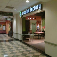 Photo taken at Smoothie Factory by Carlos L. on 3/1/2012
