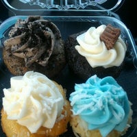 Foto diambil di Misha&amp;#39;s Cupcakes oleh Gina M. pada 2/29/2012