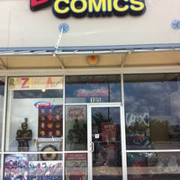 7/13/2012にNashit C.がBazinga Comicsで撮った写真