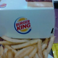 Photo taken at Burger King by Tayane L. on 9/5/2012