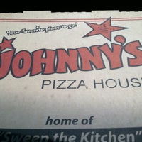 8/11/2012 tarihinde Pattyziyaretçi tarafından Johnny&amp;#39;s Pizza House'de çekilen fotoğraf