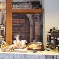 5/20/2012 tarihinde Mortizia M.ziyaretçi tarafından La Panaderia de Chueca'de çekilen fotoğraf