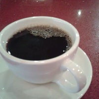Foto tirada no(a) Caffè Art Java por Veronique C. em 2/25/2012