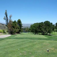 รูปภาพถ่ายที่ Sunset Hills Country Club โดย Jeff R. เมื่อ 5/14/2012