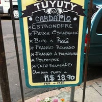 รูปภาพถ่ายที่ Tuyuty Pub Café โดย Jorge P. เมื่อ 2/22/2012