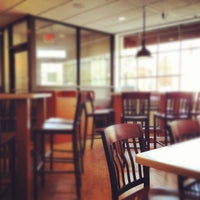 Foto tomada en The Cafe @ Wittenauers  por A.J. M. el 4/20/2012