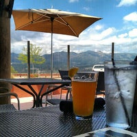 6/16/2012 tarihinde Jaredziyaretçi tarafından Colorado Mountain Brewery'de çekilen fotoğraf