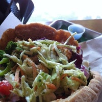 Photo taken at Maoz Falafel &amp;amp; Grill by Fraidy on 8/2/2012