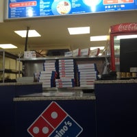 Foto tirada no(a) Domino&amp;#39;s Pizza por Daniel S. em 7/4/2012