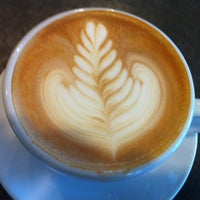 Foto tomada en The Shrewsbury Coffeehouse  por Ayub Z. el 8/19/2012