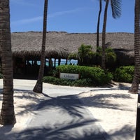4/30/2012 tarihinde Marc S.ziyaretçi tarafından Celeste Bar Playa Club Med Punta Cana'de çekilen fotoğraf