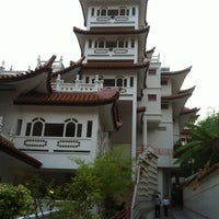 Photo taken at Kew Hua San Poh Em Shin Temple by Tanmoy D. on 2/13/2012