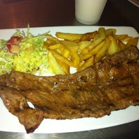 3/13/2012 tarihinde Carlos S.ziyaretçi tarafından Riquisimo BBQ Restaurante'de çekilen fotoğraf
