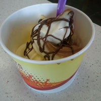 Photo taken at Swirll Frozen Yogurt by Sincere H. on 5/19/2012