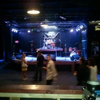 Foto tomada en The 120 Tavern &amp;amp; Music Hall  por Sam A. el 4/21/2012