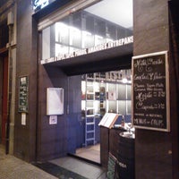 รูปภาพถ่ายที่ Can Milà Escribà โดย David B. เมื่อ 5/11/2012