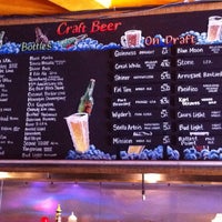 Foto tomada en Sinbad Cafe &amp;amp; Hookah Bar  por Benjamin D. el 2/17/2012