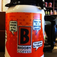 2/18/2012 tarihinde heather d.ziyaretçi tarafından Biggby Coffee'de çekilen fotoğraf
