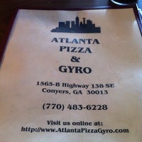รูปภาพถ่ายที่ Atlanta Pizza &amp;amp; Gyro โดย April เมื่อ 8/25/2012