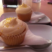 8/20/2012 tarihinde Fatih T.ziyaretçi tarafından Liz&amp;#39;s Cupcakes'de çekilen fotoğraf