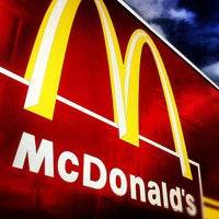 รูปภาพถ่ายที่ McDonald&amp;#39;s โดย Laurens t. เมื่อ 6/1/2012
