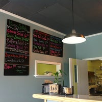 4/18/2012 tarihinde Jeri B.ziyaretçi tarafından Fletcher Village Bakery'de çekilen fotoğraf