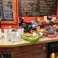 7/12/2012 tarihinde Chris F.ziyaretçi tarafından Mello Velo Bicycle Shop and Café'de çekilen fotoğraf