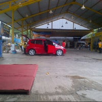 Das Foto wurde bei Auto Clean Car Wash von fitri y. am 3/3/2012 aufgenommen