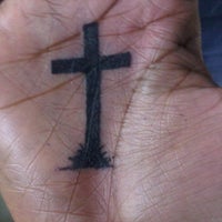 Das Foto wurde bei NYC Ink Tattoo von jaye w. am 3/24/2012 aufgenommen