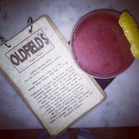 รูปภาพถ่ายที่ Oldfield&#39;s Liquor Room โดย don k. เมื่อ 6/7/2012
