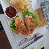 Photo prise au The Market Delicatessen par Monica I. le7/25/2012