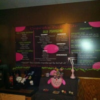 Foto tomada en Cupcake Cutie Etc.  por Shaun W. el 3/26/2012