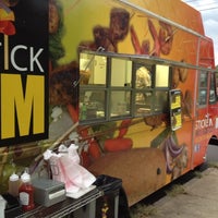 Foto scattata a StickEm Food Truck da Clayton P. il 9/5/2012