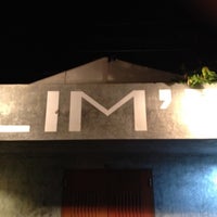 รูปภาพถ่ายที่ LIM&amp;#39;s Restaurant / NINE Lounge and Bar โดย Thanapol T. เมื่อ 5/15/2012