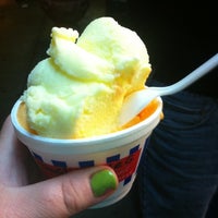 Photo taken at Uncle Louie G&amp;#39;s Italian Ices &amp;amp; Ice Cream by Melissa S. on 5/25/2012