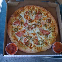 Foto scattata a Oliveo Pizza da Steven Y. il 4/17/2012