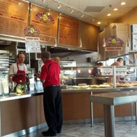 Das Foto wurde bei Ray&amp;#39;s Pizza von Thomas A. am 5/19/2012 aufgenommen