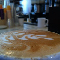 3/18/2012 tarihinde R. Eric T.ziyaretçi tarafından Cafe Twelve'de çekilen fotoğraf