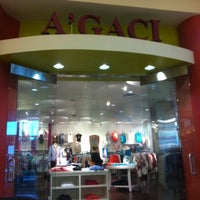 Foto diambil di Stones River Mall oleh Angela M. pada 2/17/2012