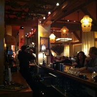 3/18/2012 tarihinde Nadim B.ziyaretçi tarafından Kellari Taverna NY'de çekilen fotoğraf
