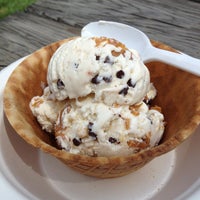 Photo taken at Woodside Farm Creamery by Richard S. on 8/8/2012
