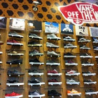 tienda vans mall vespucio