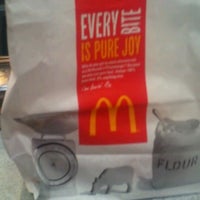 Photo taken at McDonald&amp;#39;s by Gianny &amp;quot;Folklorick&amp;quot; A. on 6/4/2012