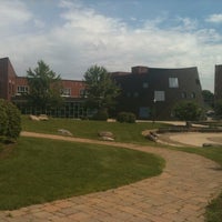 6/6/2012 tarihinde Josh W.ziyaretçi tarafından CCSU Student Center'de çekilen fotoğraf