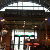 Photo taken at Climax Coffee 北谷ハンビー店 by Gerald S. on 6/2/2012